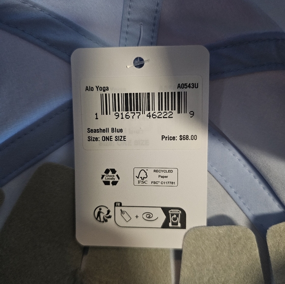 Alo Yoga Off-Duty Performance Hat - Picture 3 of 4